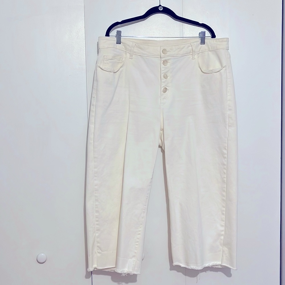 Cream crop Jean